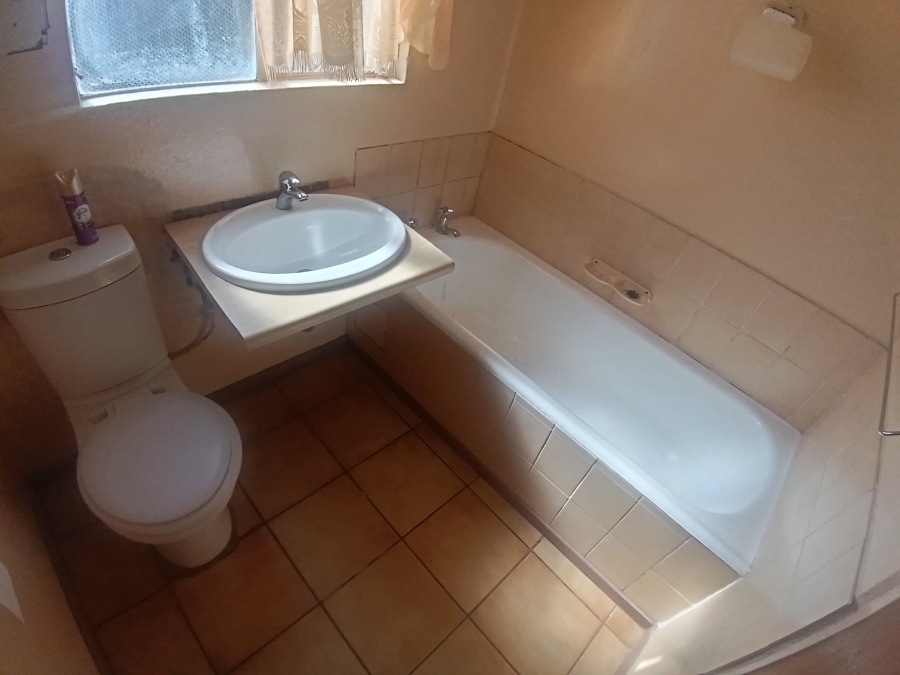 2 Bedroom Property for Sale in Uitsig Western Cape